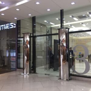 vertical air curtain apllication for commercial building
