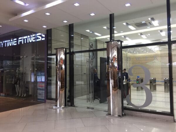 vertical air curtain apllication for commercial building