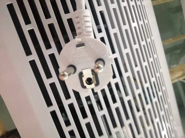 white air curtain plug