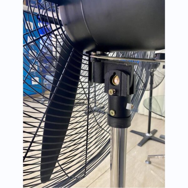Oscillation mechanism and support connection below the industrial fan motor